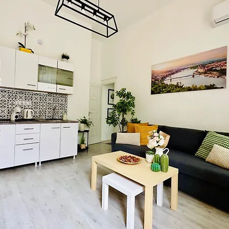 Downtown* 600mbps* Smart Tv* Ac Daire *