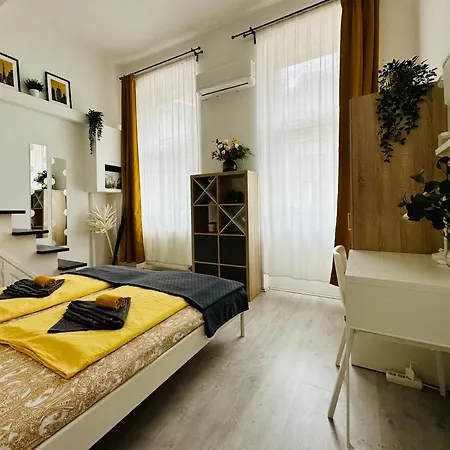 Downtown* 600mbps* Smart Tv* Ac Budapeşte